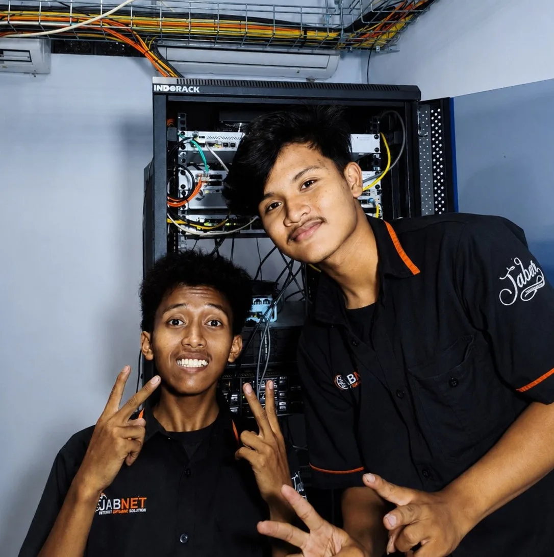tim-teknisi-berhasil-melakukan-pemasangan-dan-maintenance